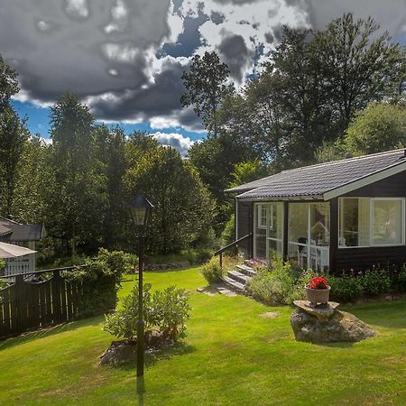 Very Nice Cottage By The Lake. Lursjoen! Hästveda Exterior foto