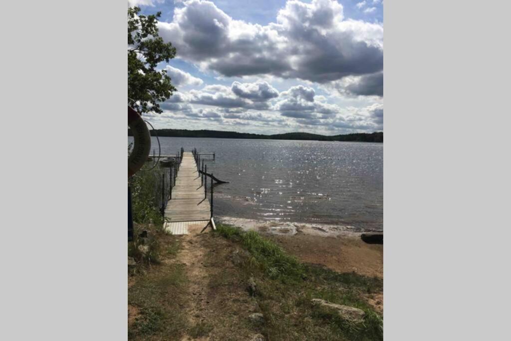 Very Nice Cottage By The Lake. Lursjoen! Hästveda Exterior foto