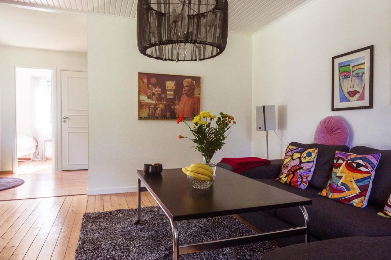 Very Nice Cottage By The Lake. Lursjoen! Hästveda Exterior foto