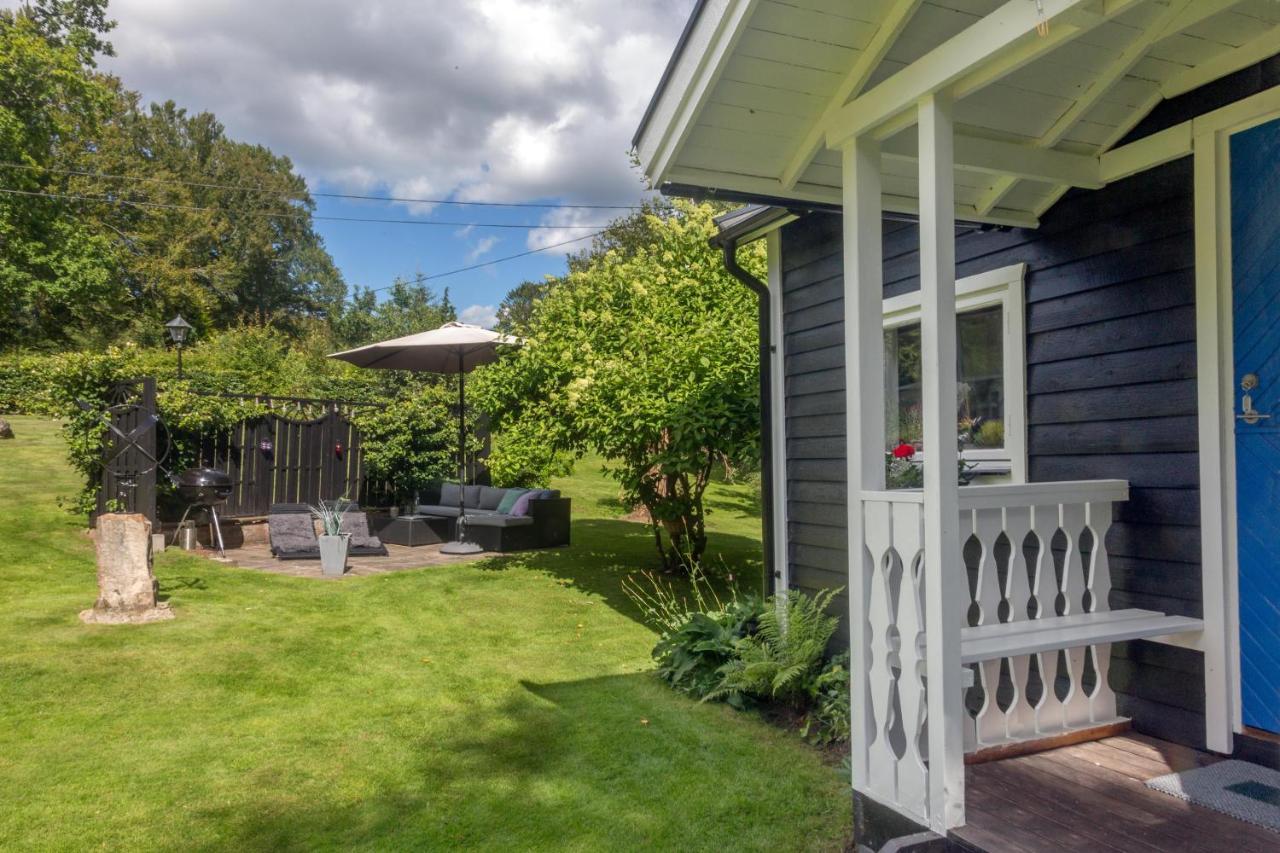 Very Nice Cottage By The Lake. Lursjoen! Hästveda Exterior foto